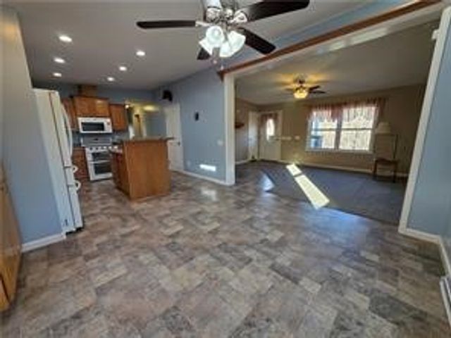 185 Dutch Glory Rd, West Bethlehem, PA 15311