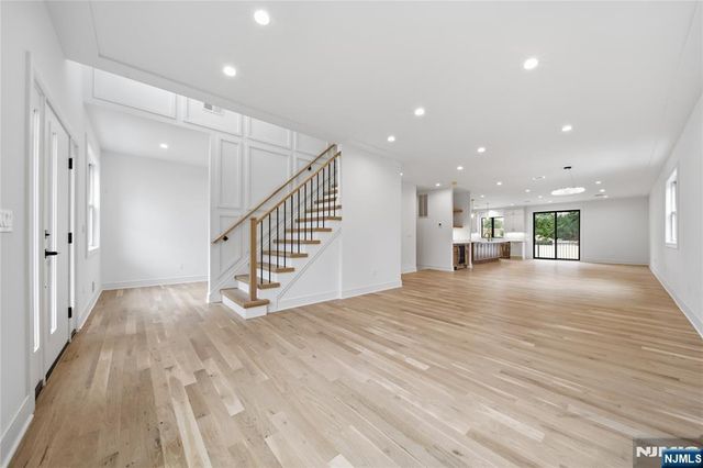 5-31 Boyd Avenue, Fair Lawn, NJ 07410