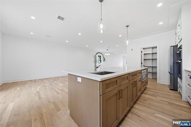 5-31 Boyd Avenue, Fair Lawn, NJ 07410