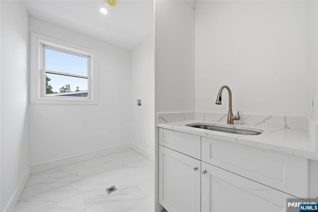 5-31 Boyd Avenue, Fair Lawn, NJ 07410