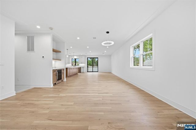 5-31 Boyd Avenue, Fair Lawn, NJ 07410