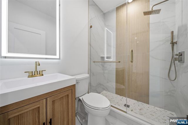 5-31 Boyd Avenue, Fair Lawn, NJ 07410
