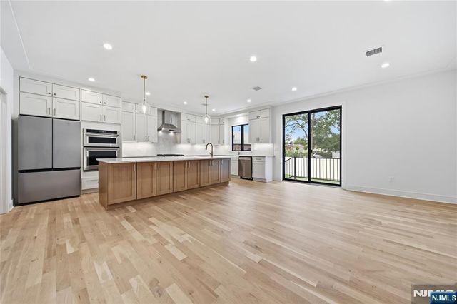 5-31 Boyd Avenue, Fair Lawn, NJ 07410