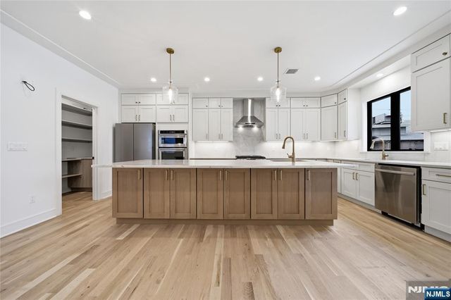 5-31 Boyd Avenue, Fair Lawn, NJ 07410