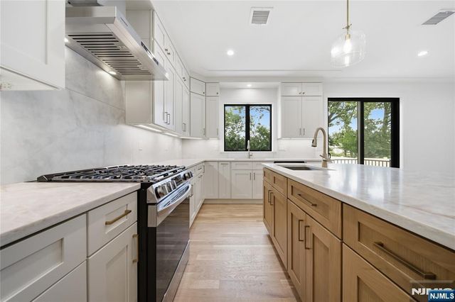 5-31 Boyd Avenue, Fair Lawn, NJ 07410