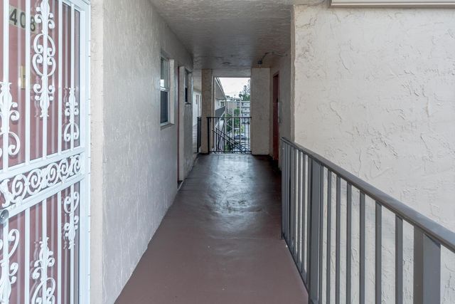 711 Lori Drive 408, Palm Springs, FL 33461