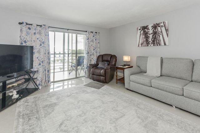 711 Lori Drive 408, Palm Springs, FL 33461