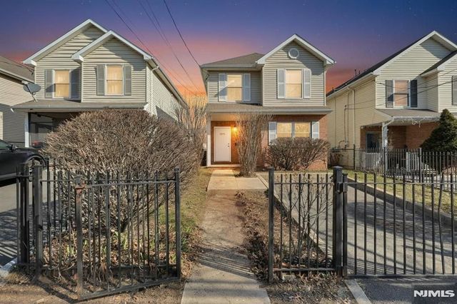 289-291 14th Avenue, Newark, NJ 07103