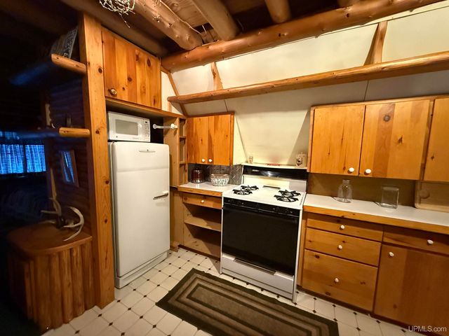 3.95 acres Ii Road, Garden, MI 49835