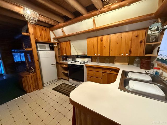 3.95 acres Ii Road, Garden, MI 49835