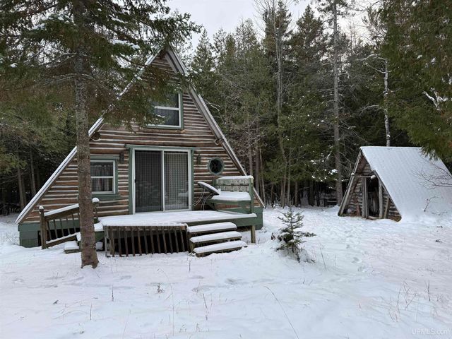 3.95 acres Ii Road, Garden, MI 49835