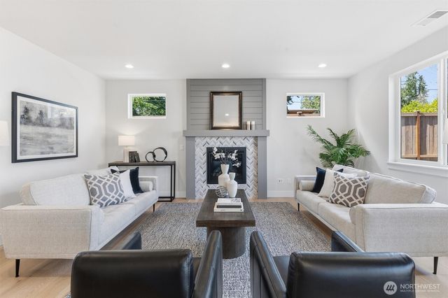 5 213th Place SW, Bothell, WA 98021