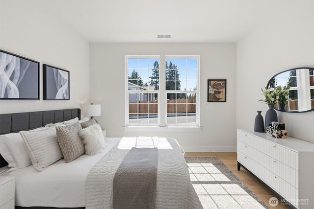 5 213th Place SW, Bothell, WA 98021