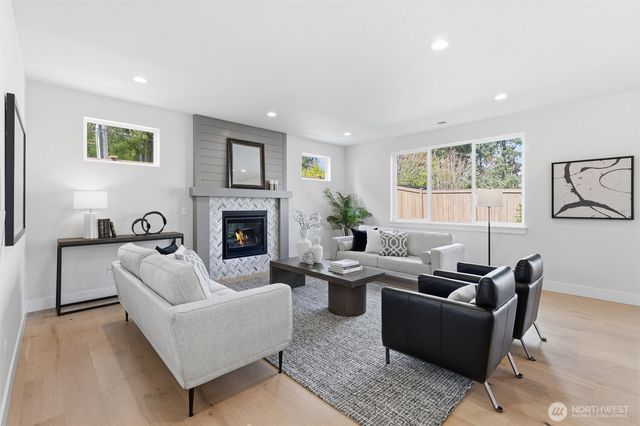 5 213th Place SW, Bothell, WA 98021