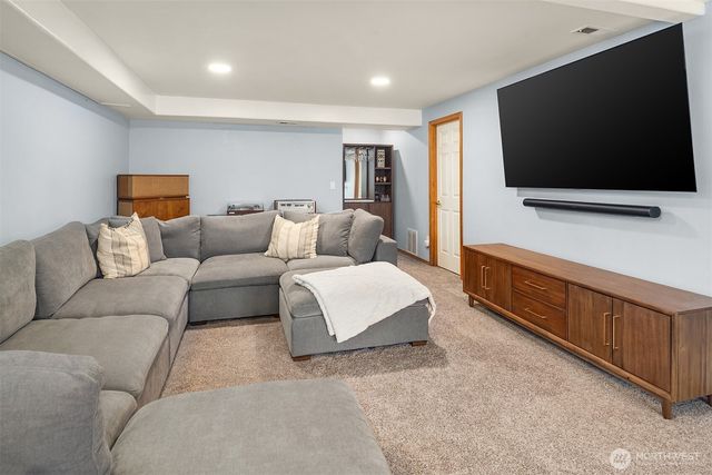 423 S Lake Stevens Road, Lake Stevens, WA 98258