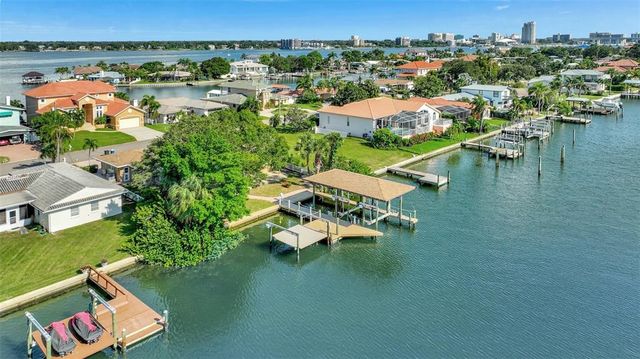 400 MIDWAY ISLAND, Clearwater Beach, FL 33767
