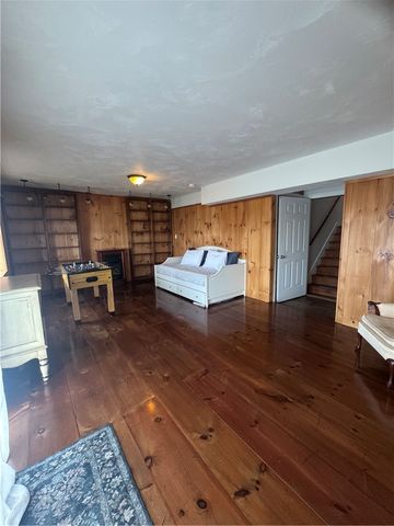 67 Lawrence Court, Tiverton, RI 02878