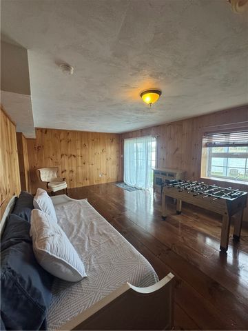 67 Lawrence Court, Tiverton, RI 02878