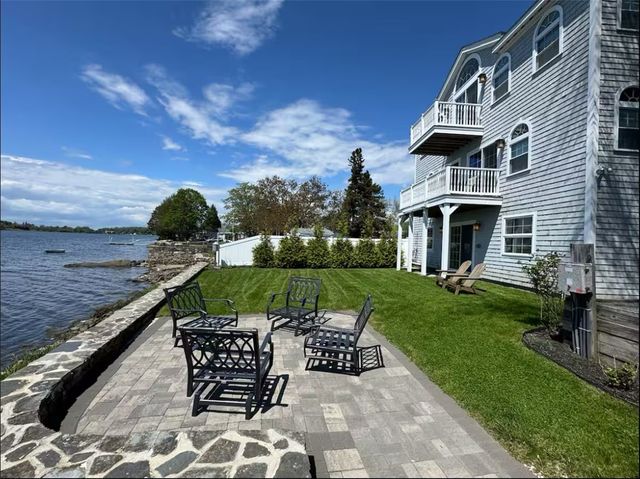 67 Lawrence Court, Tiverton, RI 02878