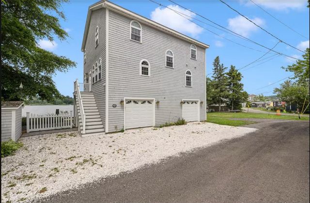 67 Lawrence Court, Tiverton, RI 02878