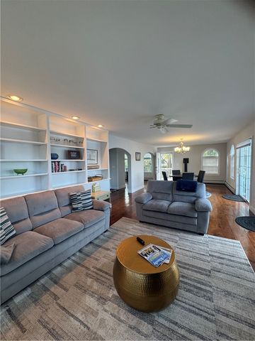 67 Lawrence Court, Tiverton, RI 02878