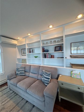 67 Lawrence Court, Tiverton, RI 02878
