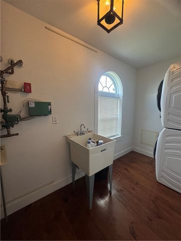 67 Lawrence Court, Tiverton, RI 02878
