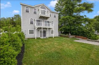 67 Lawrence Court, Tiverton, RI 02878