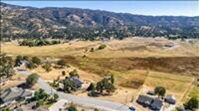 23700 Dart Drive, Tehachapi, CA 93561