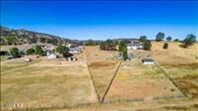 23700 Dart Drive, Tehachapi, CA 93561