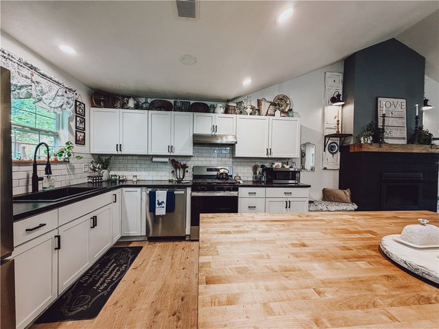 823 W Alma, Harrison, AR 72601