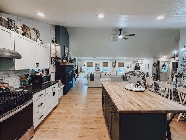 823 W Alma, Harrison, AR 72601