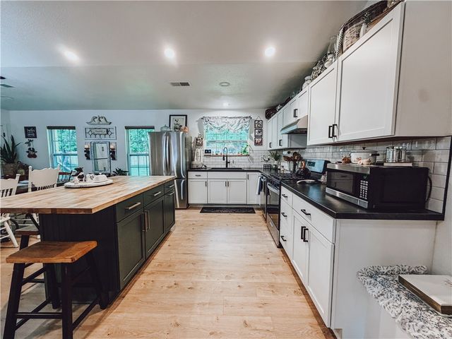823 W Alma, Harrison, AR 72601