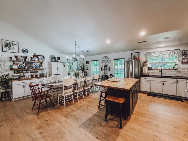 823 W Alma, Harrison, AR 72601