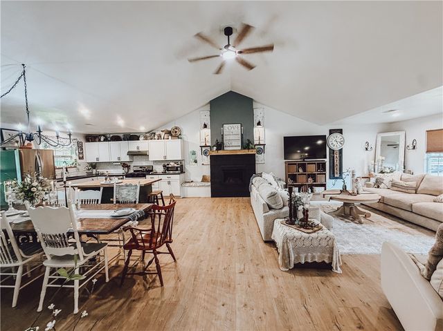 823 W Alma, Harrison, AR 72601