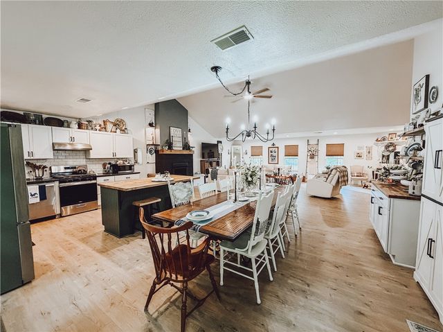 823 W Alma, Harrison, AR 72601