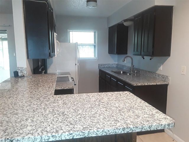 735 Middale Road, Duncanville, TX 75116