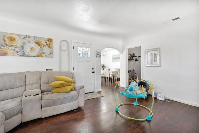 1631 Harrison, Fresno, CA 93704