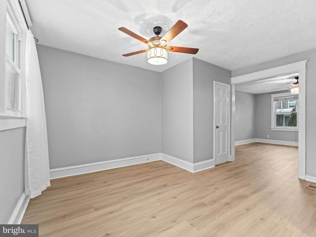 105 WESLEY AVE, Collingswood, NJ 08108