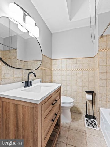 105 WESLEY AVE, Collingswood, NJ 08108