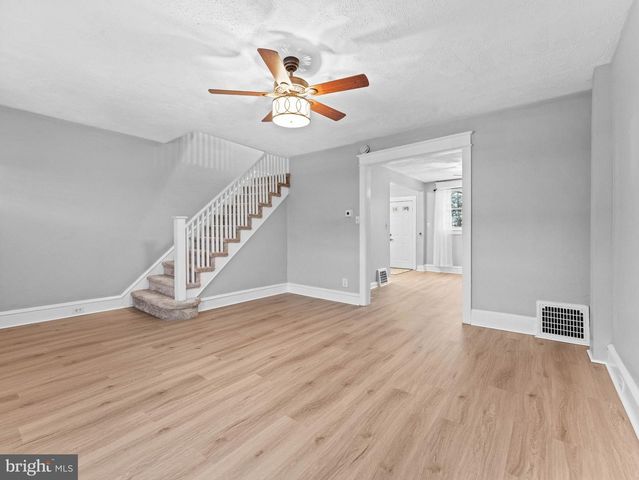 105 WESLEY AVE, Collingswood, NJ 08108