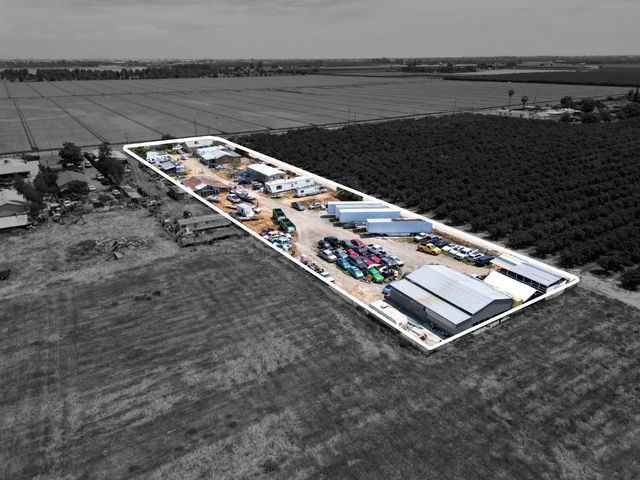 2501 S Marks Avenue, Fresno, CA 93706