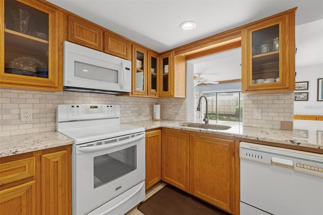 140 VALLEY CIRCLE, Brandon, FL 33510