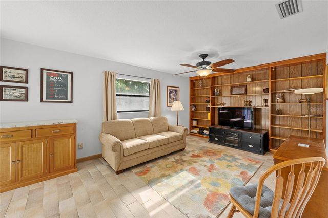 140 VALLEY CIRCLE, Brandon, FL 33510