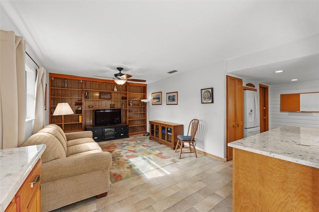 140 VALLEY CIRCLE, Brandon, FL 33510