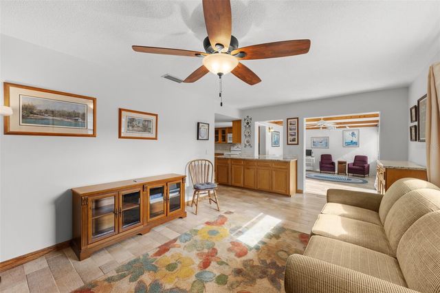 140 VALLEY CIRCLE, Brandon, FL 33510