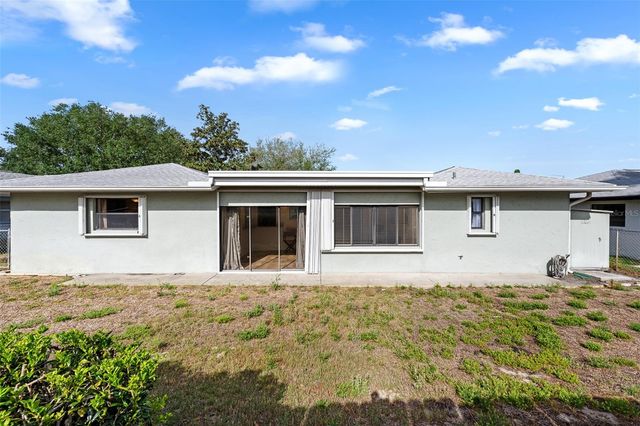 140 VALLEY CIRCLE, Brandon, FL 33510