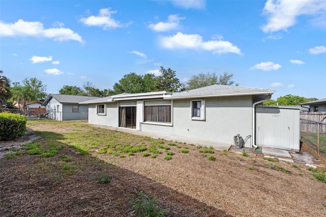 140 VALLEY CIRCLE, Brandon, FL 33510
