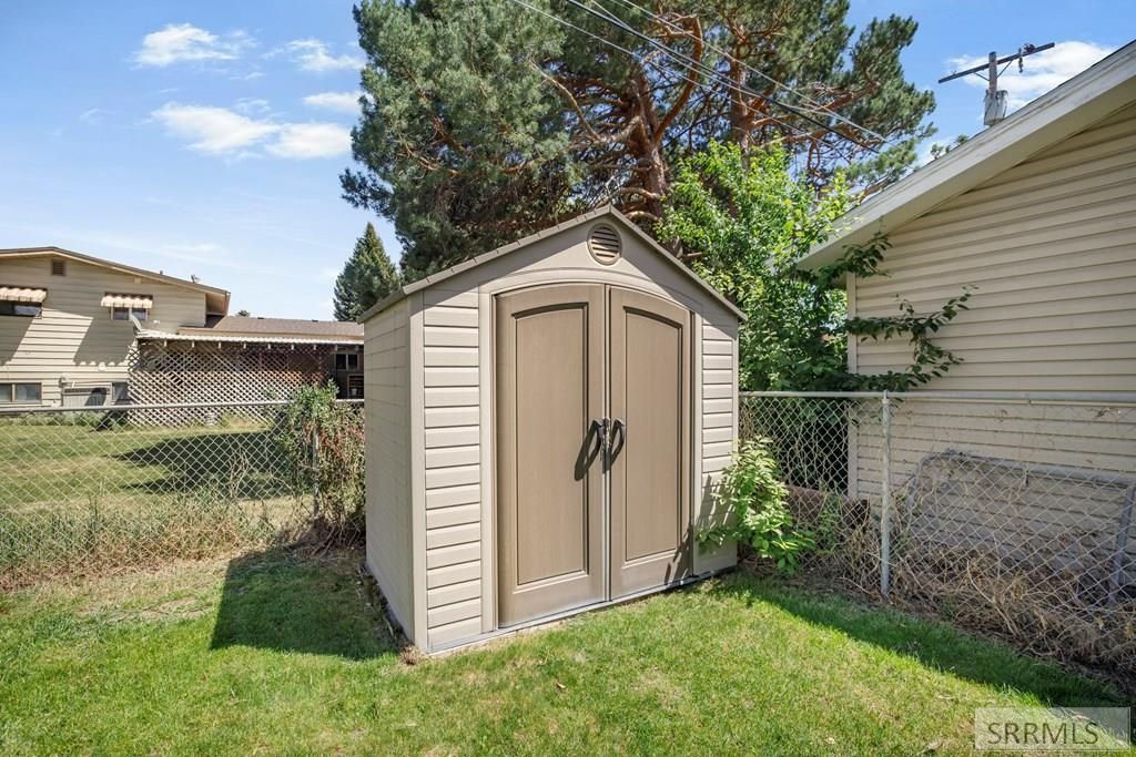Image 41 of property listing at 1993 Azalea Drive, Idaho Falls, ID 83404