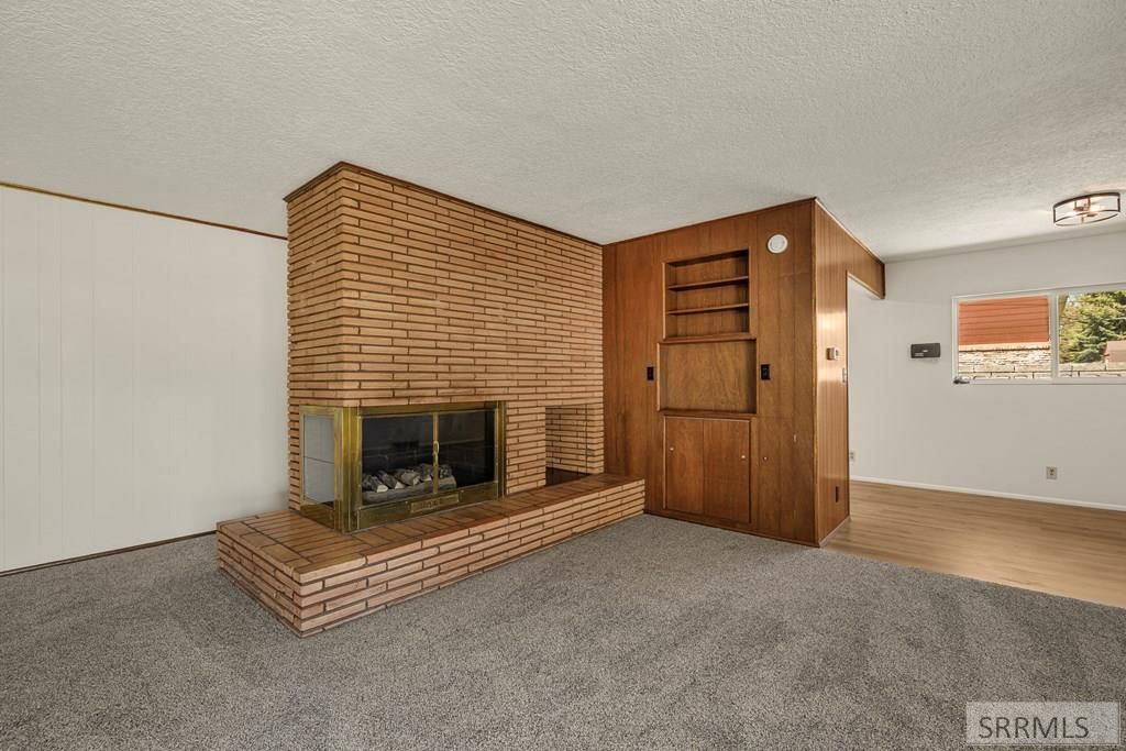 Image 6 of property listing at 1993 Azalea Drive, Idaho Falls, ID 83404